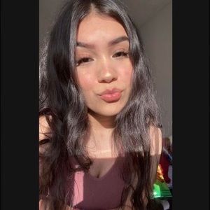 Meet your Posher, Valeria